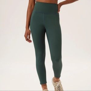 Girlfriend Collective High Rise Legging in Moss